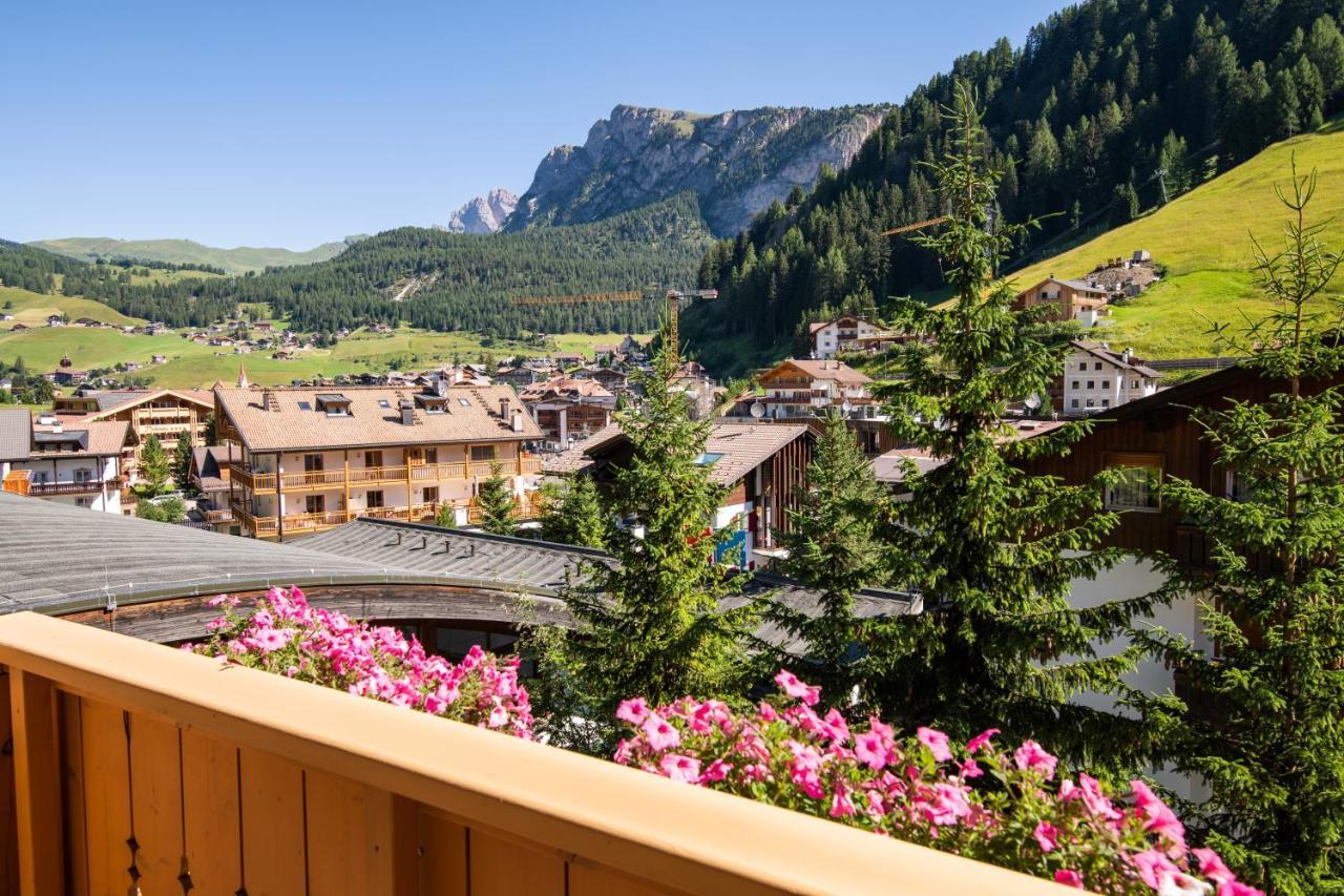 Hotel Somont Selva di Val Gardena Exterior photo