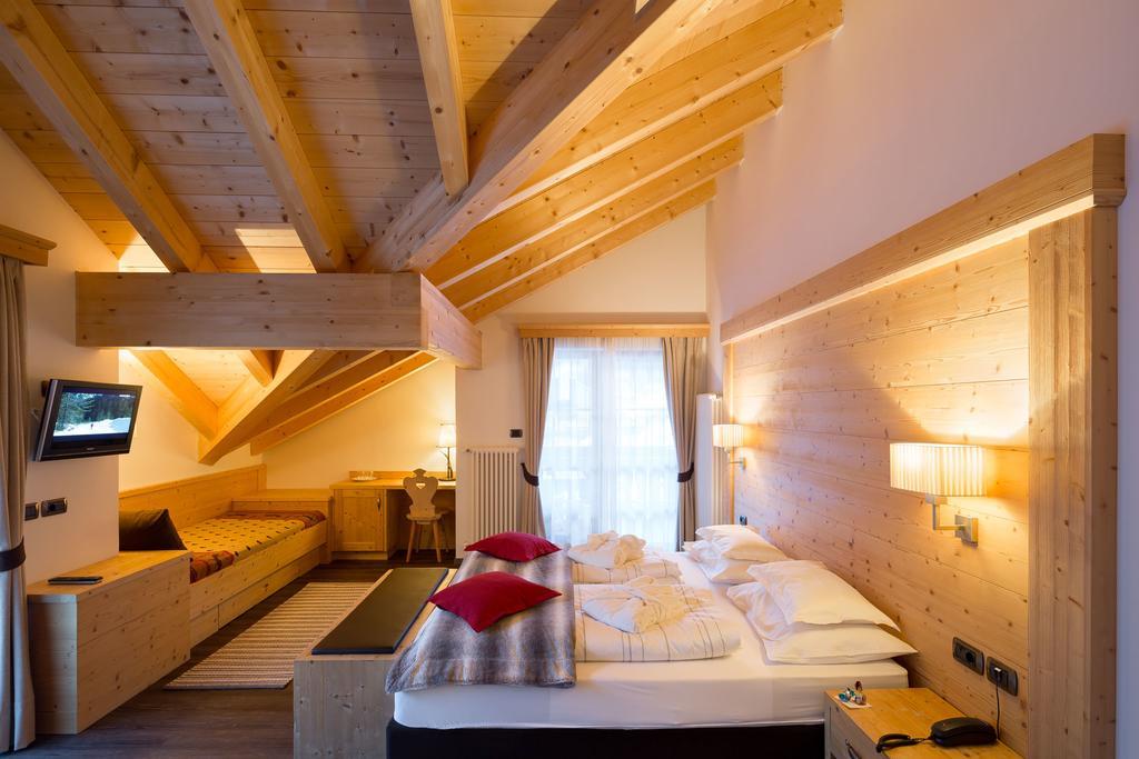 Hotel Somont Selva di Val Gardena Exterior photo