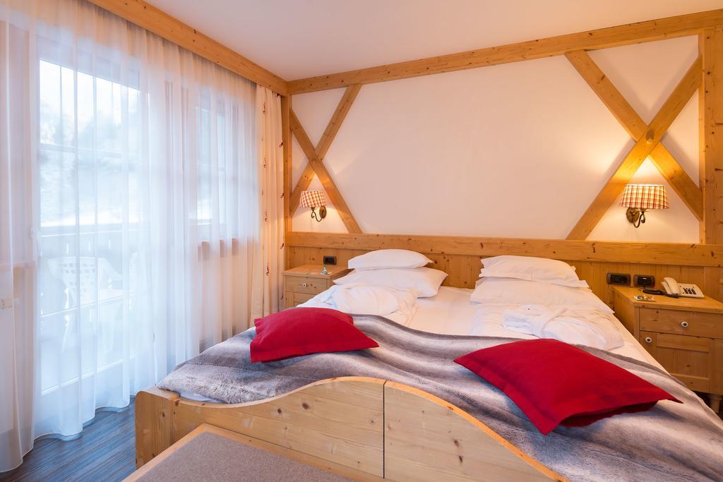 Hotel Somont Selva di Val Gardena Exterior photo
