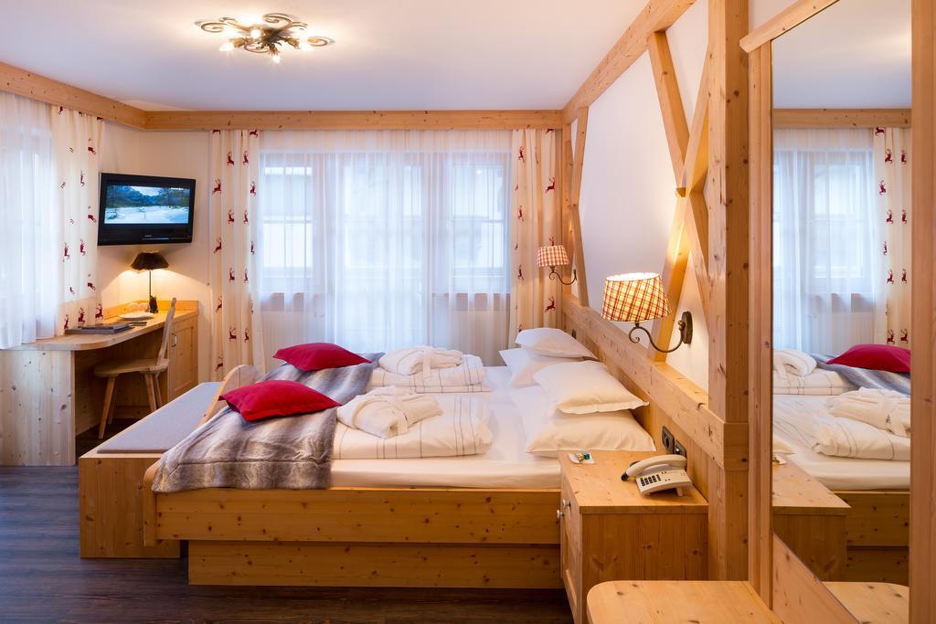 Hotel Somont Selva di Val Gardena Exterior photo