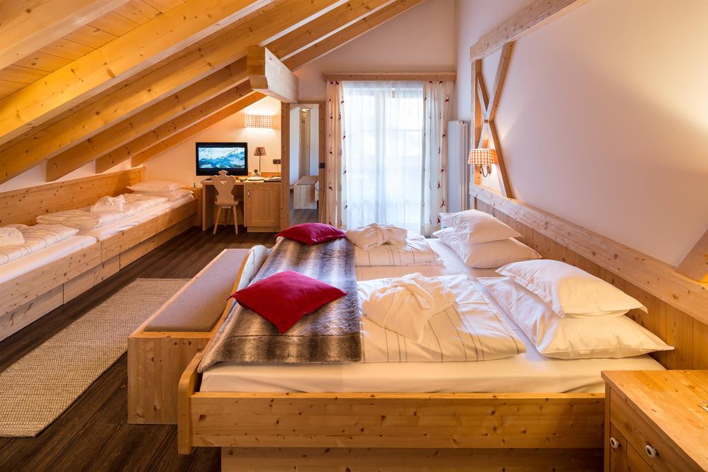 Hotel Somont Selva di Val Gardena Exterior photo