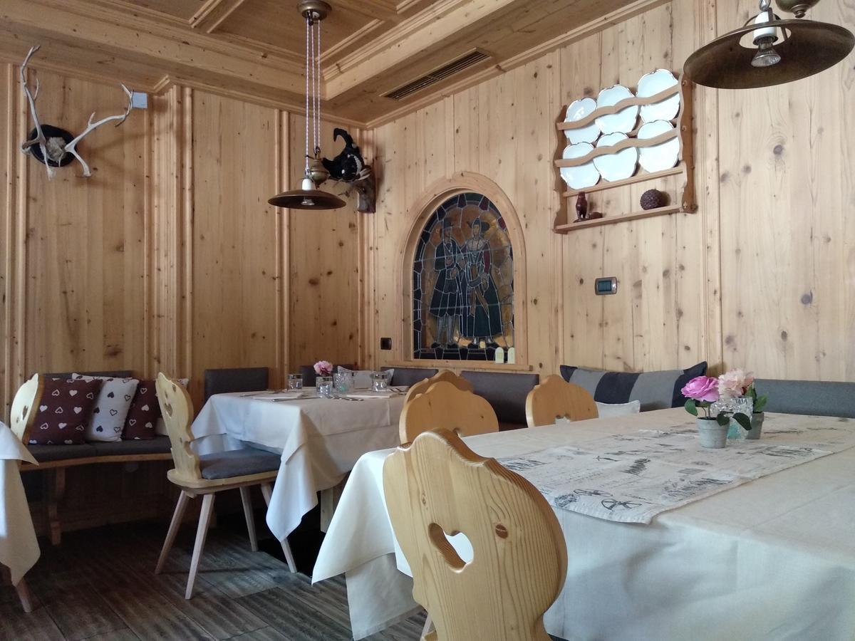 Hotel Somont Selva di Val Gardena Exterior photo